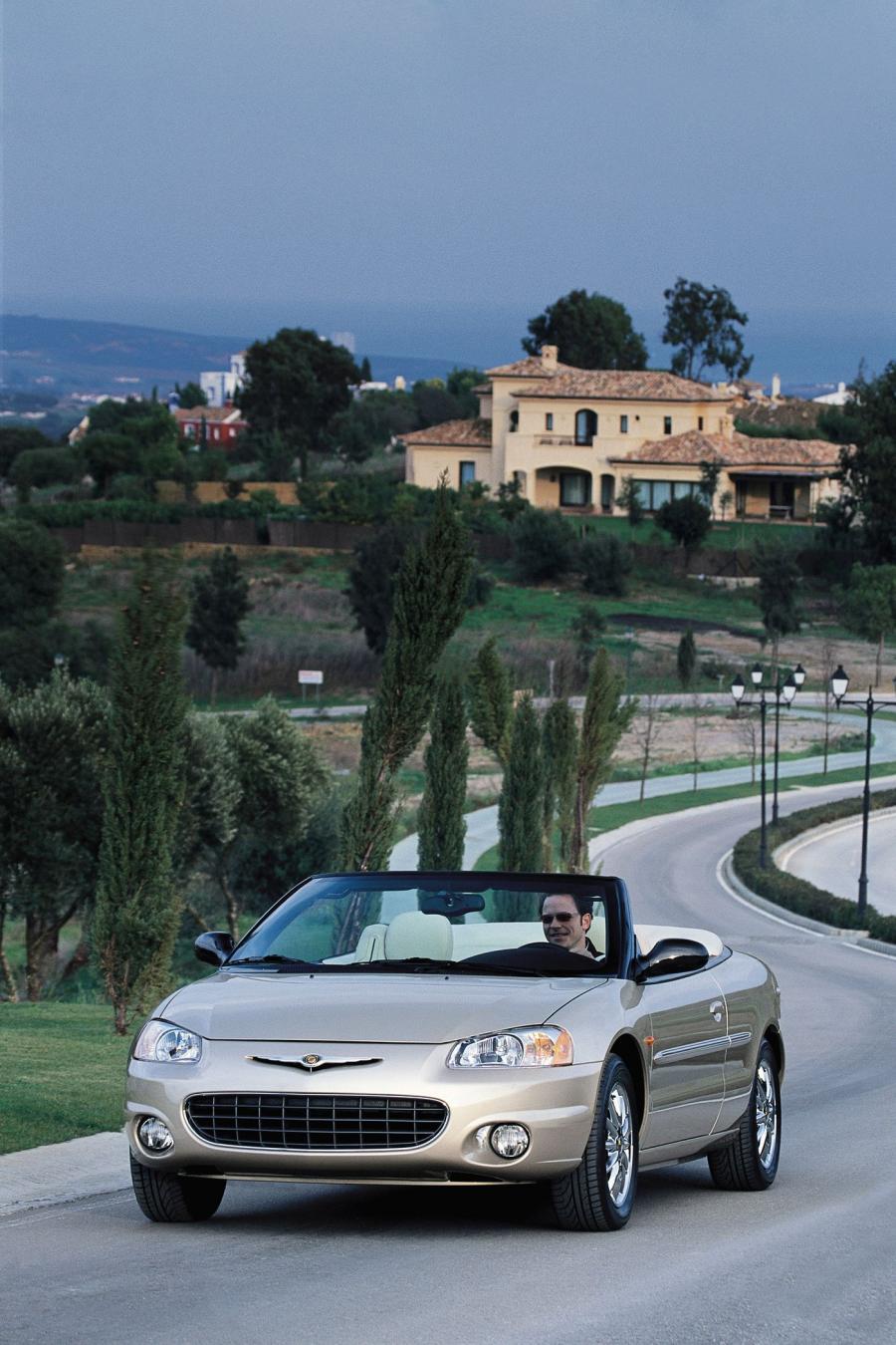  Chrysler Sebring Convertible 2001 года  (фото 16 из 21)